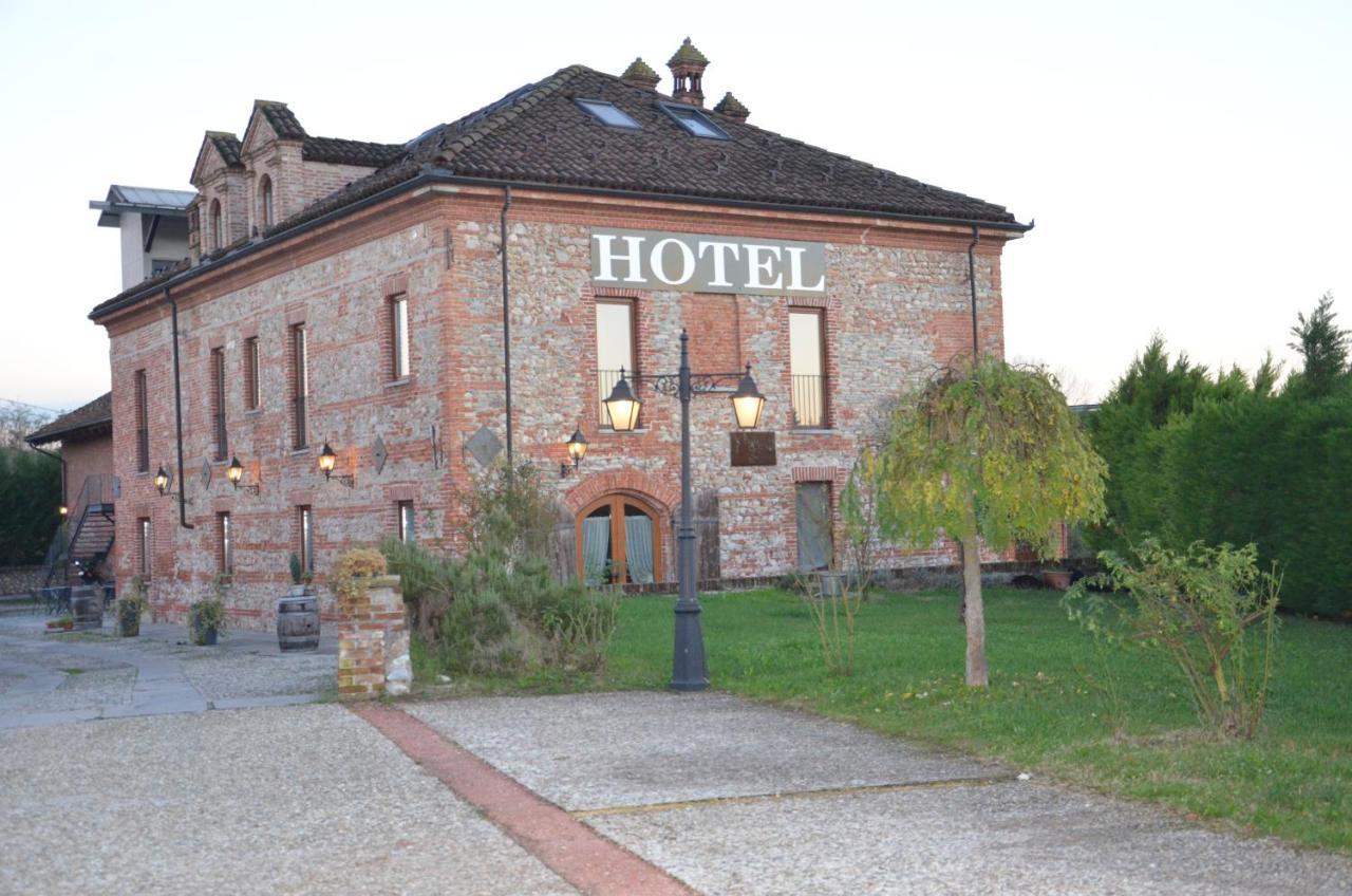 Hotel Le Botti Guarene Eksteriør bilde