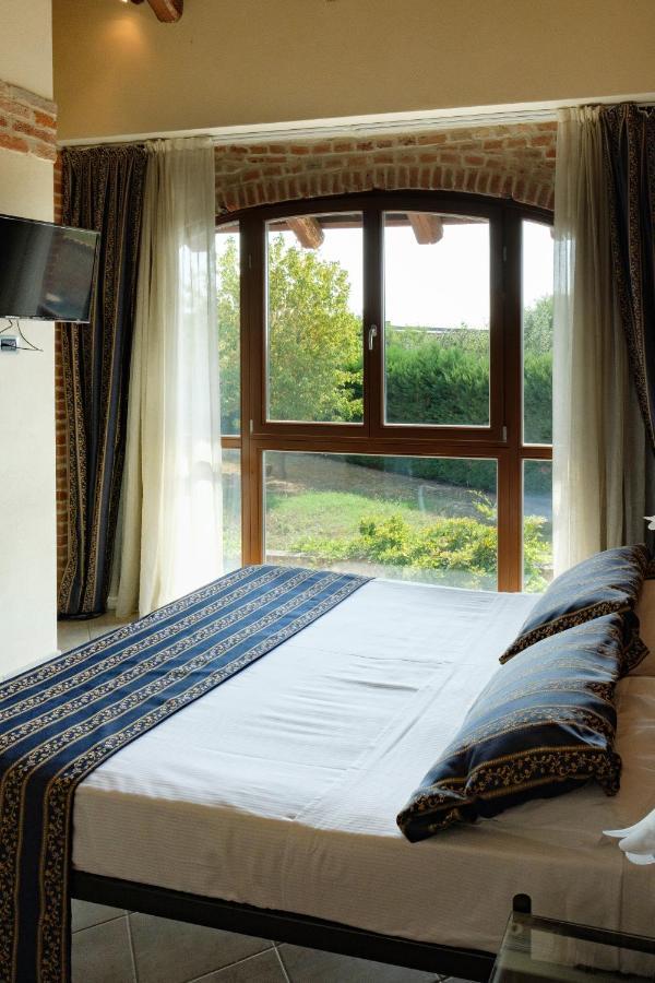 Hotel Le Botti Guarene Eksteriør bilde