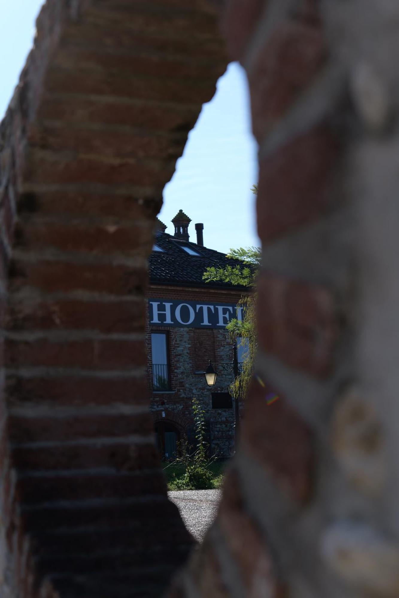 Hotel Le Botti Guarene Eksteriør bilde